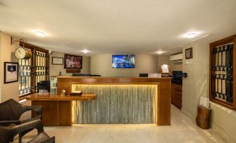 Hanu Reddy Residences Poes Garden