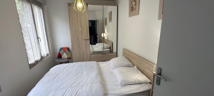 2-bedroom Revamped Flat in Auvergne Hotels in Mont-Dore