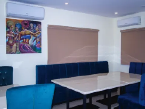 C & C Luxury Suites Hotéis em Ojodu