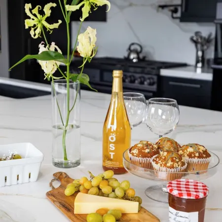 Seal Beach Escape by Avantstay Modern Home + Fireplace Prvte Courtyard + Walk to Beach + Dining