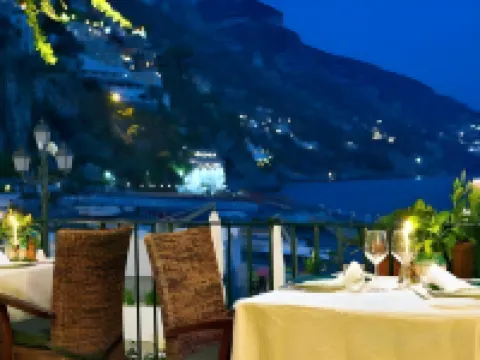 コーヴォ デイ サラチェーニ のホテル