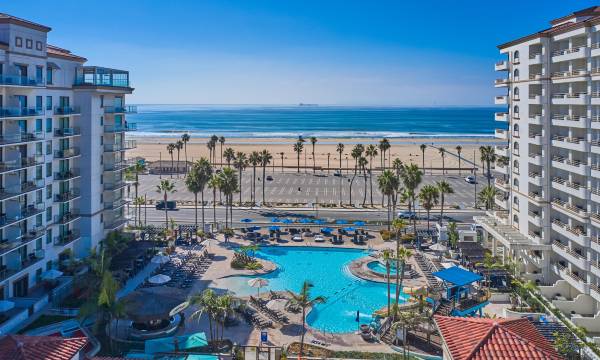 The Waterfront Beach Resort, A Hilton Hotel