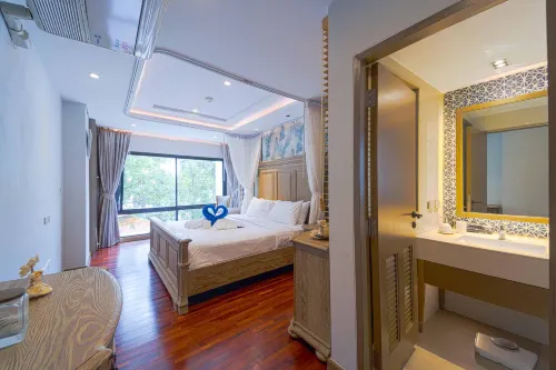 4 Bed Beachfront Condo (SP43)