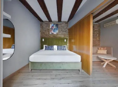 Numa Barcelona Lustre Hotels in Barcelonès