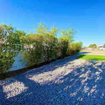 Modern Urban Oasis Conveniently Located near Downtown Phoenix. Hotel Exterior