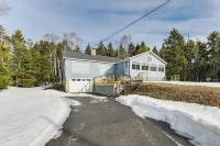 Walk to Pigeon Hill Bay: Coastal Maine Cottage - Wifi