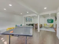 Walkable Location! Mtn-View Condo in Red River Hotele w: Red River