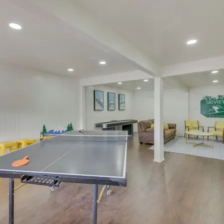 Walkable Location! Mtn-View Condo in Red River