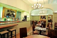 The Crown Manor House Hotel