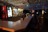 Ramada by Wyndham Tulsa Broken Arrow - bar
