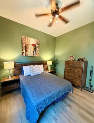 Private Apartment Style Suite. Close to National Parks.