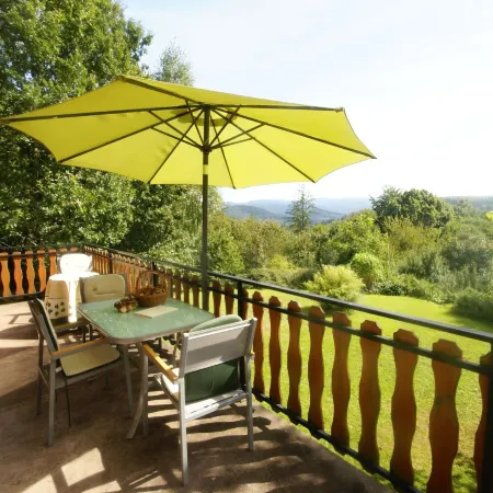 Spacious Chalet for 4 in Hommert
