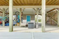Walk to Surf City Beach: Ocean-View Home w/ Decks! - ビーチサイド