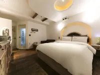 Santorini Motel Hotels near Panam Station