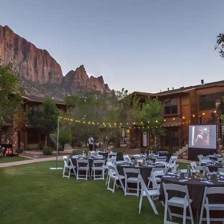 Cable Mountain Lodge