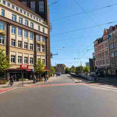 Comfortable 3-room apartment in the heart of the city - 81 m², WiFi & Netflix Others