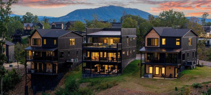 The Back Nine Retreat by AvantStay Hotels in Sevierville