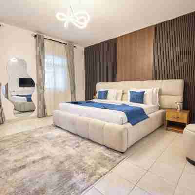 THE CARRINGTON SUITES Rooms
