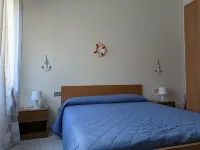 Property located just steps from the sea - 2-Star
