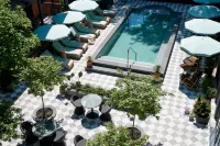 Anna and Bel - Rooftop Pools