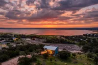 5 KING 3 5b  Firepit  nearby pickleball opens Feb  25  LVL2 EV Charger  Pool w Lake views - 3성급