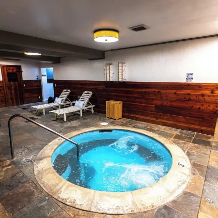 The Mammoth Creek Inn