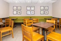 Country Inn & Suites by Radisson, Rapid City, SD - breakfast