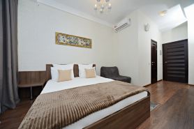 Otel Apelsin U Krasnoy Ploshadi