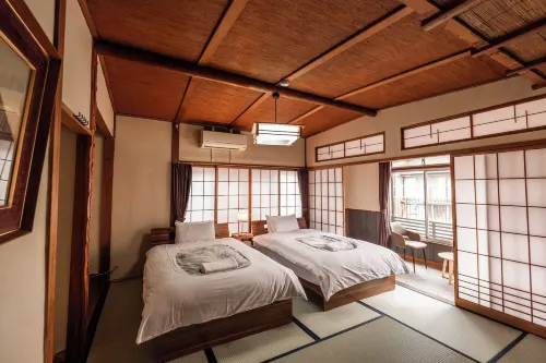 Snow Monkey Lodge