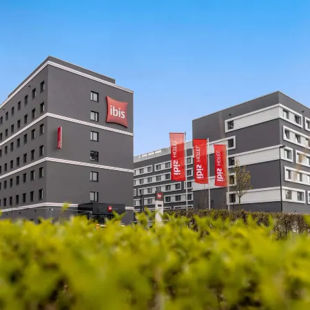 Ibis Düsseldorf Airport Отели рядом с достопримечательностью «Штокум»