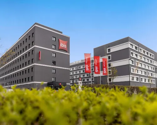 Ibis Düsseldorf Airport Hotels near Stockum