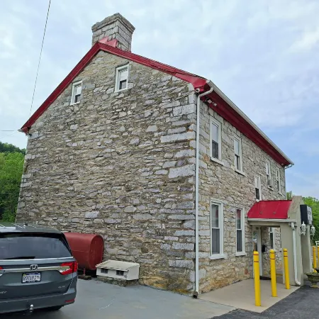 Hometown Inn Staunton VA near Hwy 11