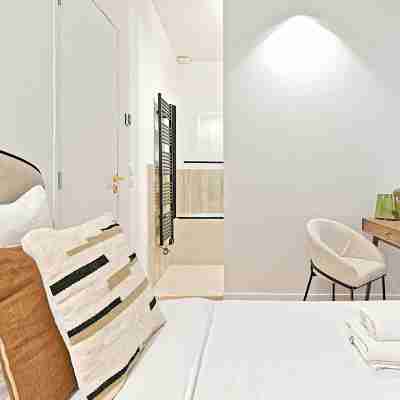New flat with AC Porte Maillot/Arc de Triomphe Rooms