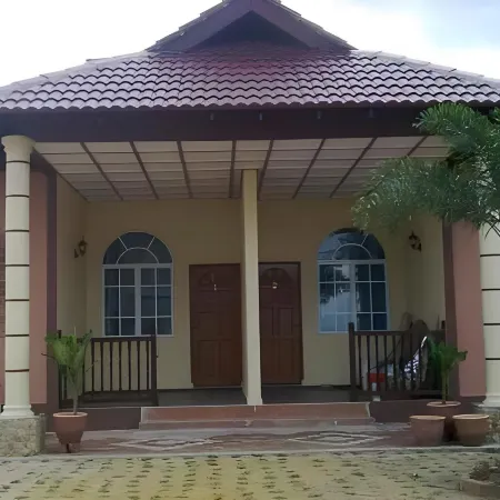 Mersing Hotel Отели в г. Мерсин
