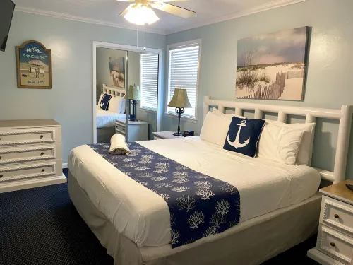 A Tropical Breeze Beach Club - Anna Maria Island - parking