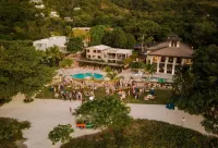 Well-Decorated 3rd-Floor Unit with Unique Designs and Mountainview in Coco - Pools