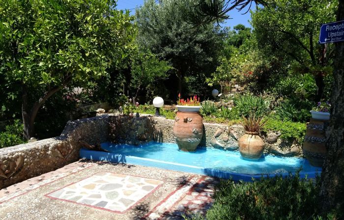 Luxury Cozy Villa with Garden Near the Sea