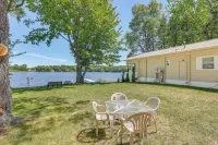 Boating and Swimming On-site! Lakefront Cadillac - Wifi