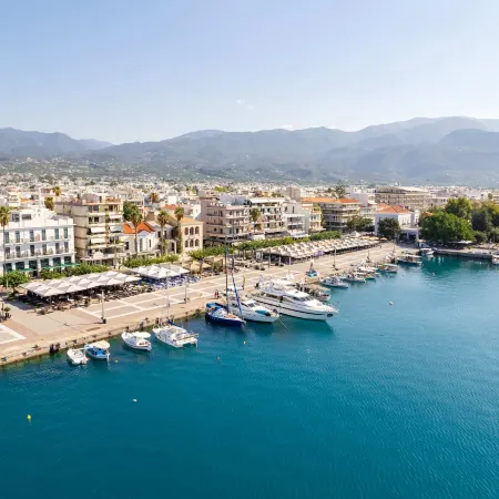 Bright comfy flat near the beach & the city center