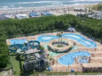 Sayan Terrace Hotel & Resort - parking