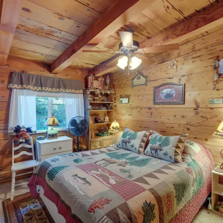 Creekside Cabin by Calaveras Big Trees State Park
