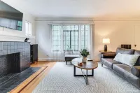 Spacious Detroit Tudor w/ Patio & Workspace! - balcony