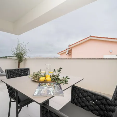 Break penthouse -three bedroom apartment
