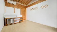 Gyeongju Wadamjung Hanok Pension - Parkplatz