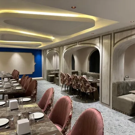 Pinky Hotel