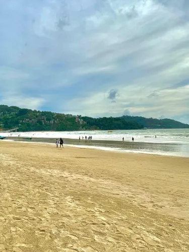 รูปภาพของBeachfront Deluxe Room with Sea View Balcony Near Patong Beach