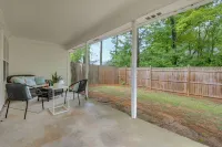 Atlanta Getaway w/ Private Yard: Near Airport - parking