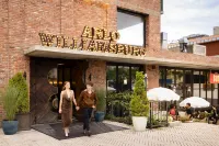 Arlo Williamsburg - Pool