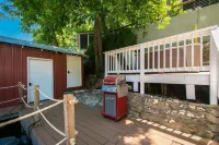 Dog Friendly Cottage on Lake Pontoon Available - 4-Star