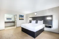 Travelodge by Wyndham Venice - parking